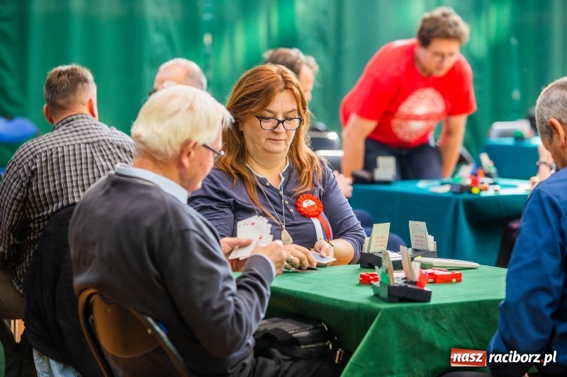 Zdjęcie w galerii na portalu naszraciborz.pl: Brydżyści walczą o Podkowę Kasztanki Marszałka wiadomości z regionu