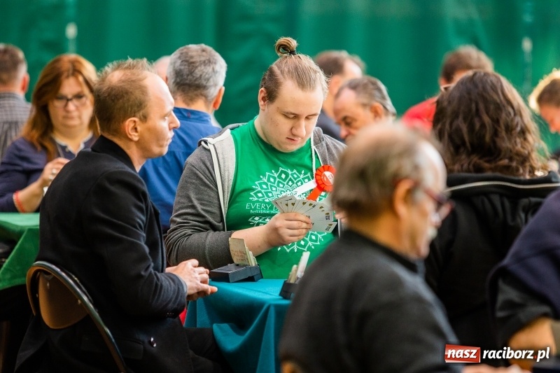 Zdjęcie w galerii na portalu naszraciborz.pl: Brydżyści walczą o Podkowę Kasztanki Marszałka wiadomości z regionu