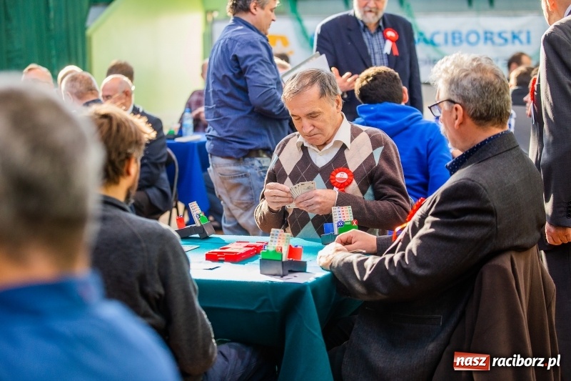 Zdjęcie w galerii na portalu naszraciborz.pl: Brydżyści walczą o Podkowę Kasztanki Marszałka wiadomości z regionu
