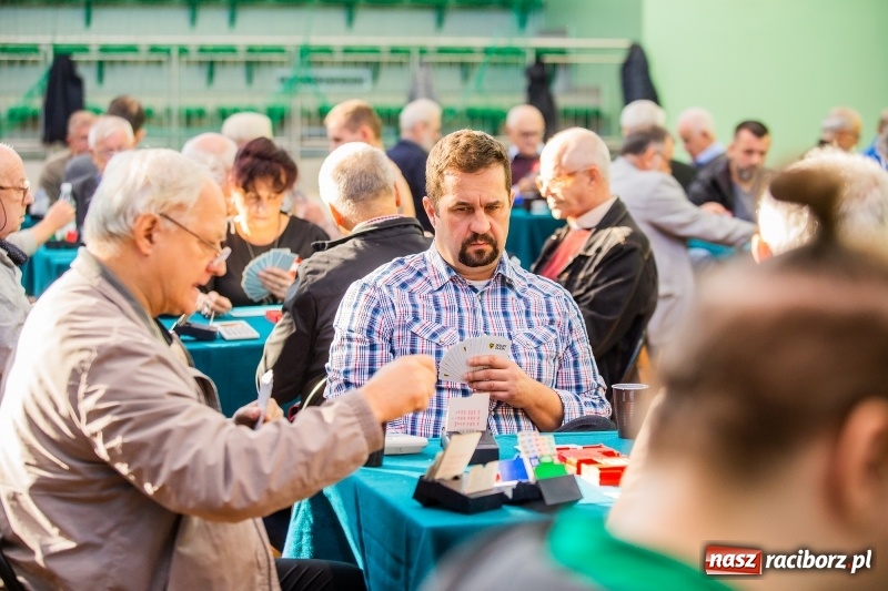 Zdjęcie w galerii na portalu naszraciborz.pl: Brydżyści walczą o Podkowę Kasztanki Marszałka wiadomości z regionu