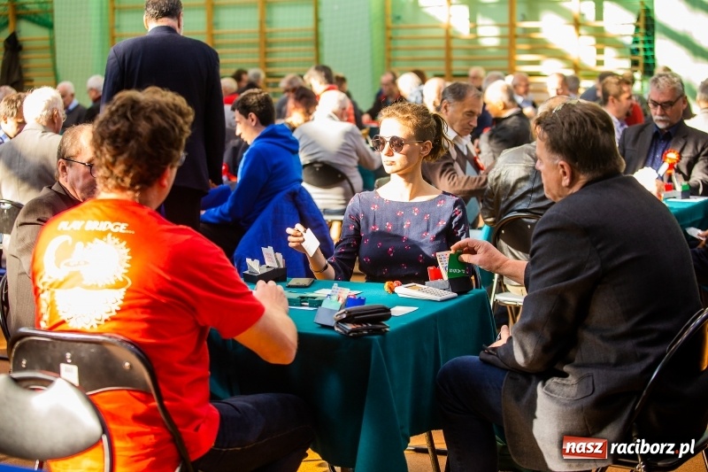 Zdjęcie w galerii na portalu naszraciborz.pl: Brydżyści walczą o Podkowę Kasztanki Marszałka wiadomości z regionu