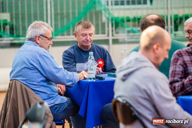 Zdjęcie w galerii na portalu naszraciborz.pl: Brydżyści walczą o Podkowę Kasztanki Marszałka wiadomości z regionu
