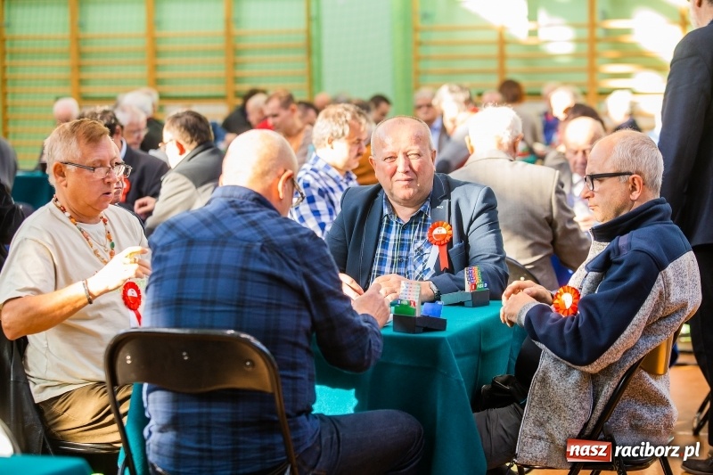 Zdjęcie w galerii na portalu naszraciborz.pl: Brydżyści walczą o Podkowę Kasztanki Marszałka wiadomości z regionu