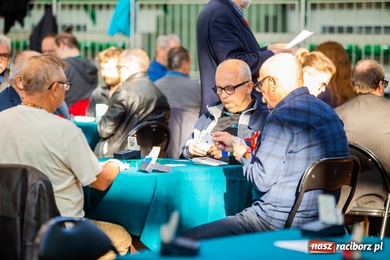 Zdjęcie w galerii na portalu naszraciborz.pl: Brydżyści walczą o Podkowę Kasztanki Marszałka wiadomości z regionu