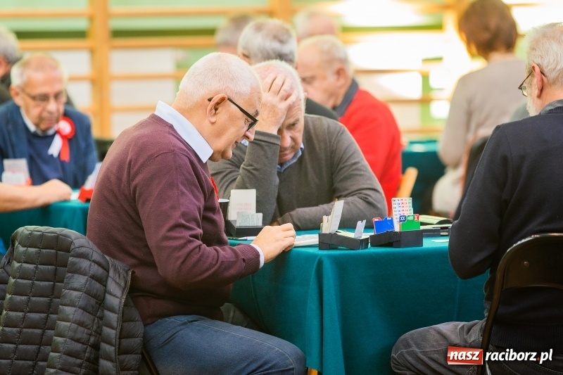 Zdjęcie w galerii na portalu naszraciborz.pl: Brydżyści walczą o Podkowę Kasztanki Marszałka wiadomości z regionu