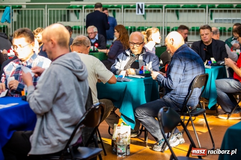 Zdjęcie w galerii na portalu naszraciborz.pl: Brydżyści walczą o Podkowę Kasztanki Marszałka wiadomości z regionu
