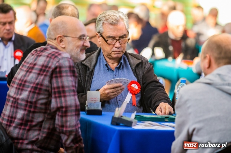 Zdjęcie w galerii na portalu naszraciborz.pl: Brydżyści walczą o Podkowę Kasztanki Marszałka wiadomości z regionu