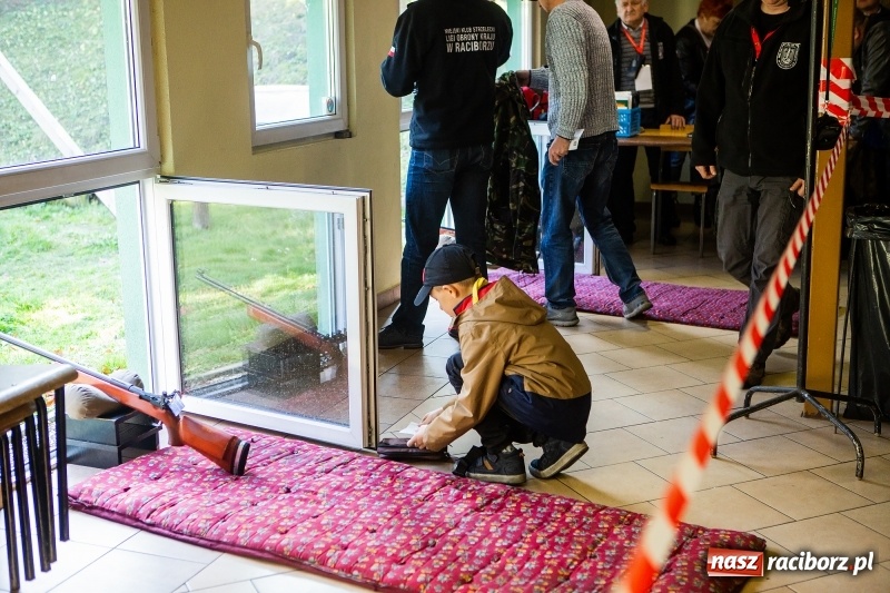 Zdjęcie w galerii na portalu naszraciborz.pl: 11 Strzałów na 11 Listopada. Patriotyczny turniej strzelecki w Raciborzu wiadomości z regionu