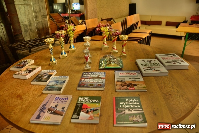 Zdjęcie w galerii na portalu naszraciborz.pl: 11 Strzałów na 11 Listopada. Patriotyczny turniej strzelecki w Raciborzu wiadomości z regionu