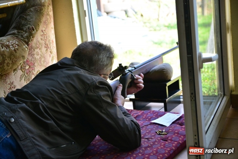 Zdjęcie w galerii na portalu naszraciborz.pl: 11 Strzałów na 11 Listopada. Patriotyczny turniej strzelecki w Raciborzu wiadomości z regionu