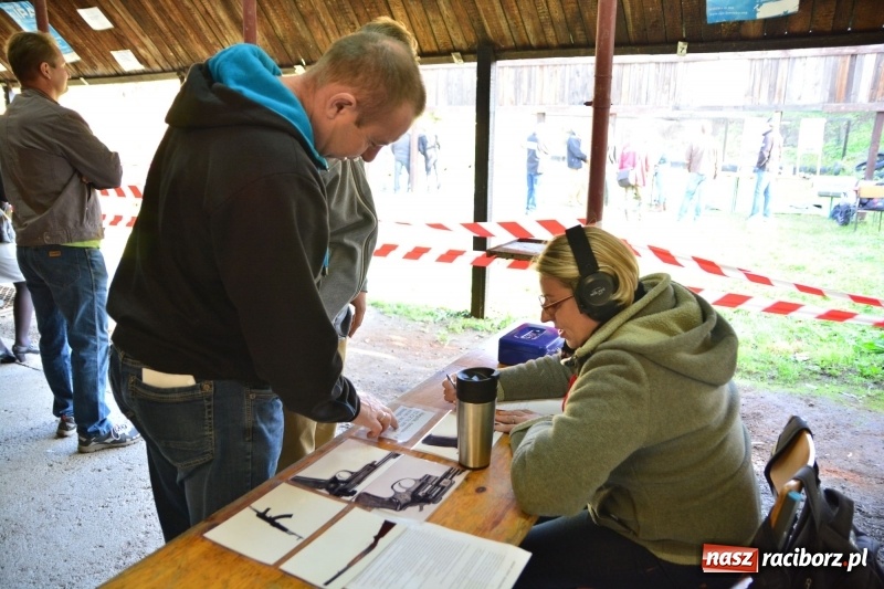 Zdjęcie w galerii na portalu naszraciborz.pl: 11 Strzałów na 11 Listopada. Patriotyczny turniej strzelecki w Raciborzu wiadomości z regionu