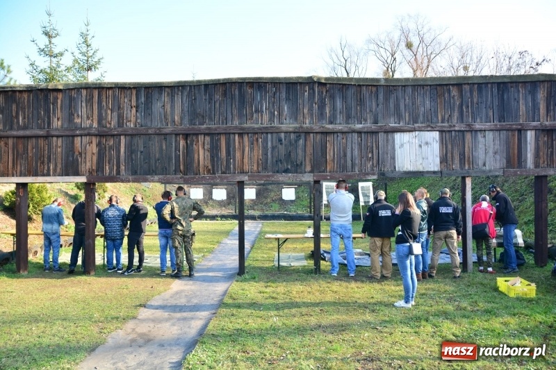 Zdjęcie w galerii na portalu naszraciborz.pl: 11 Strzałów na 11 Listopada. Patriotyczny turniej strzelecki w Raciborzu wiadomości z regionu