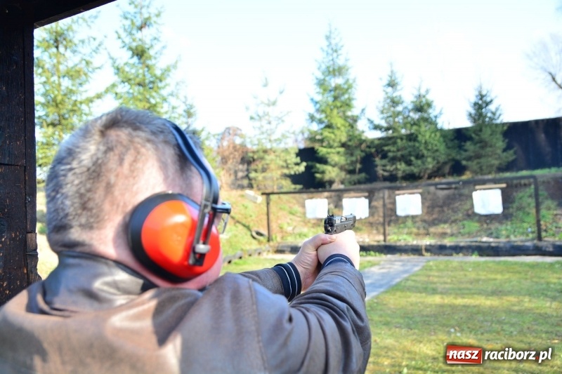 Zdjęcie w galerii na portalu naszraciborz.pl: 11 Strzałów na 11 Listopada. Patriotyczny turniej strzelecki w Raciborzu wiadomości z regionu