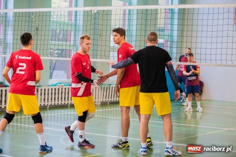 Zdjęcie w galerii na portalu naszraciborz.pl: RLPS: Zwycięstwa faworytów w lidze męskiej. Pięciosetowy maraton u kobiet wiadomości z regionu