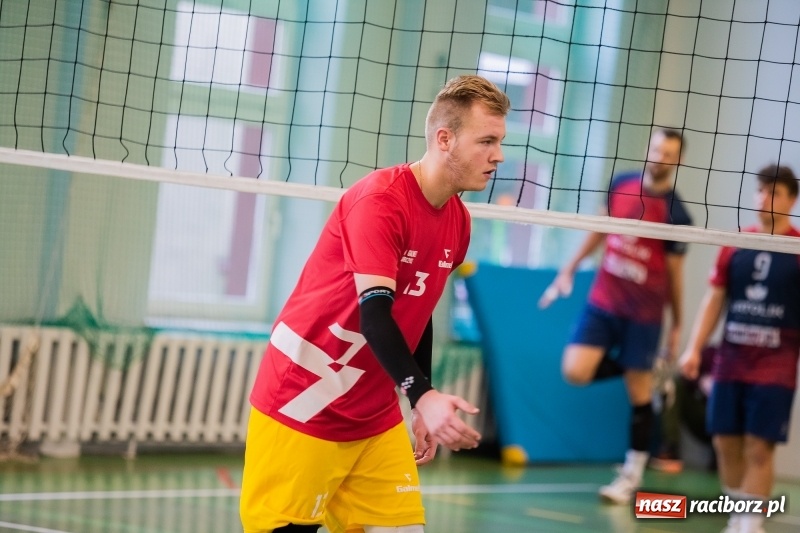 Zdjęcie w galerii na portalu naszraciborz.pl: RLPS: Zwycięstwa faworytów w lidze męskiej. Pięciosetowy maraton u kobiet wiadomości z regionu
