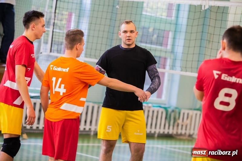 Zdjęcie w galerii na portalu naszraciborz.pl: RLPS: Zwycięstwa faworytów w lidze męskiej. Pięciosetowy maraton u kobiet wiadomości z regionu