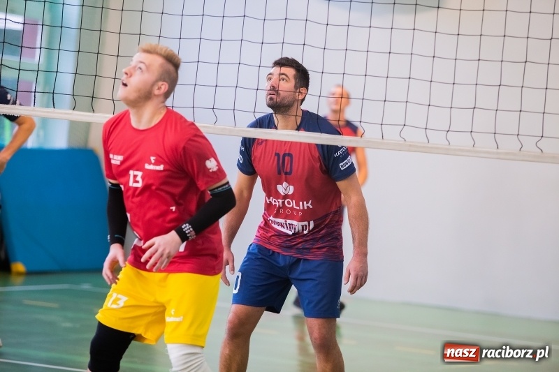 Zdjęcie w galerii na portalu naszraciborz.pl: RLPS: Zwycięstwa faworytów w lidze męskiej. Pięciosetowy maraton u kobiet wiadomości z regionu