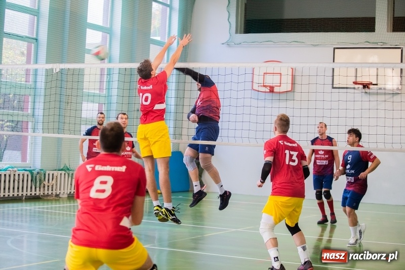 Zdjęcie w galerii na portalu naszraciborz.pl: RLPS: Zwycięstwa faworytów w lidze męskiej. Pięciosetowy maraton u kobiet wiadomości z regionu