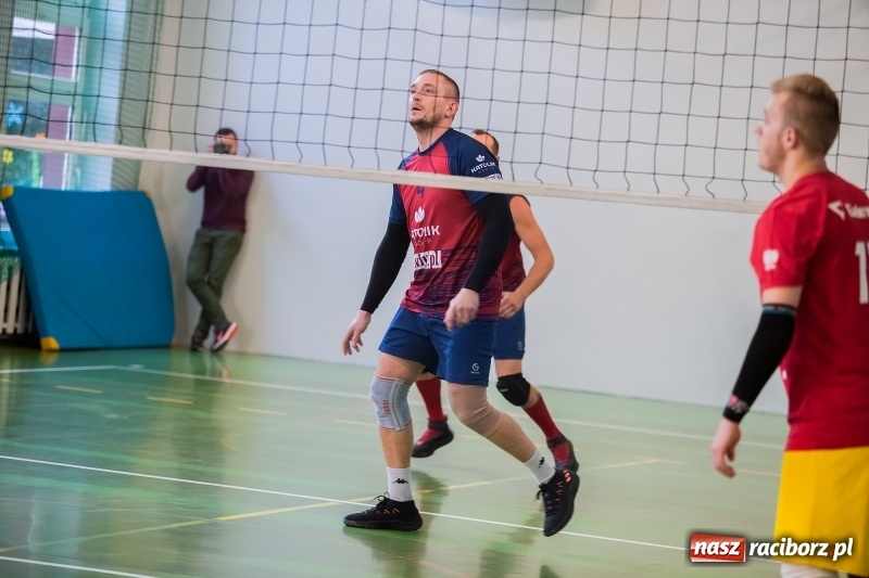 Zdjęcie w galerii na portalu naszraciborz.pl: RLPS: Zwycięstwa faworytów w lidze męskiej. Pięciosetowy maraton u kobiet wiadomości z regionu