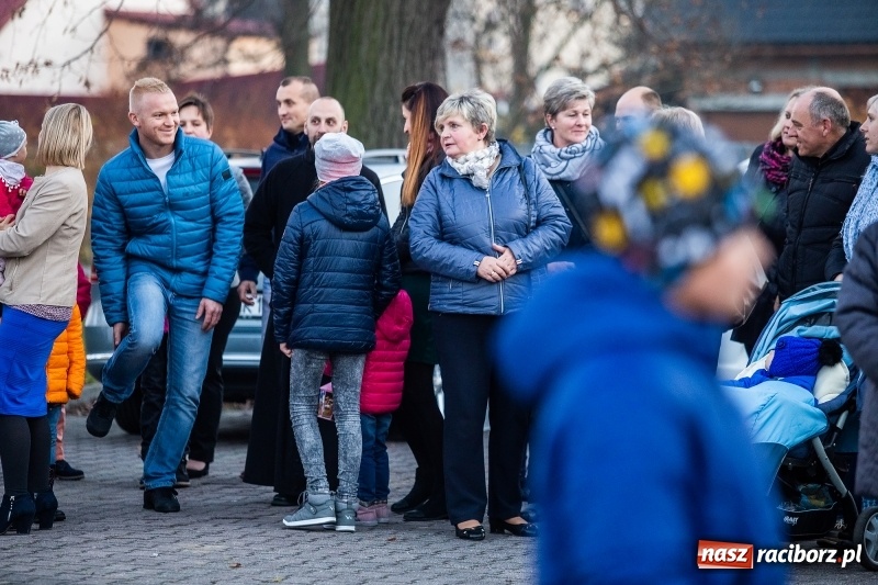 Zdjęcie w galerii na portalu naszraciborz.pl: W Krzanowicach od Mikołaszka ze świętym Marcinem na smaczne rogale wiadomości z regionu