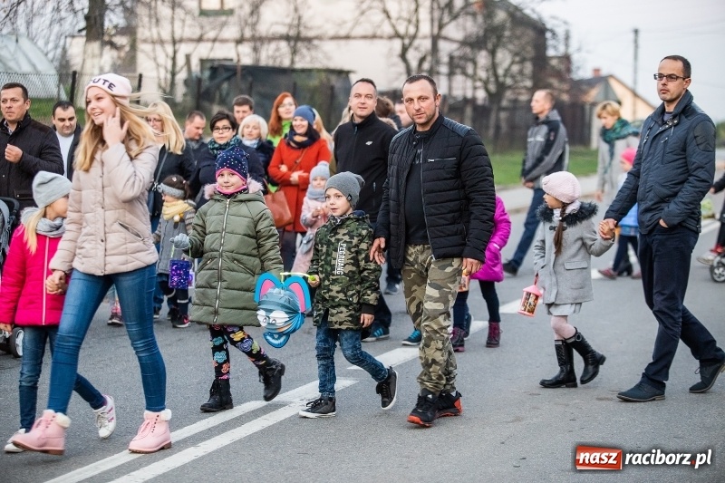 Zdjęcie w galerii na portalu naszraciborz.pl: W Krzanowicach od Mikołaszka ze świętym Marcinem na smaczne rogale wiadomości z regionu