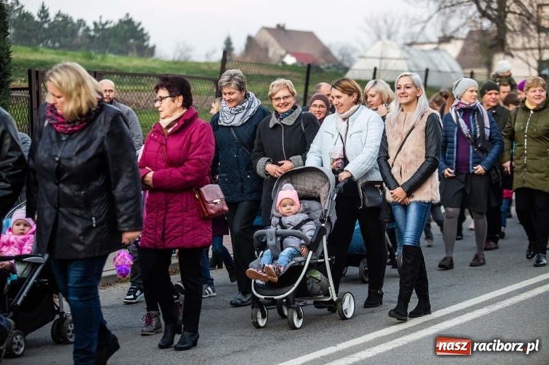 Zdjęcie w galerii na portalu naszraciborz.pl: W Krzanowicach od Mikołaszka ze świętym Marcinem na smaczne rogale wiadomości z regionu