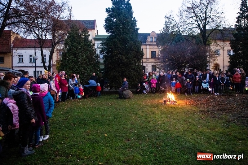 Zdjęcie w galerii na portalu naszraciborz.pl: W Krzanowicach od Mikołaszka ze świętym Marcinem na smaczne rogale wiadomości z regionu