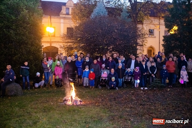 Zdjęcie w galerii na portalu naszraciborz.pl: W Krzanowicach od Mikołaszka ze świętym Marcinem na smaczne rogale wiadomości z regionu