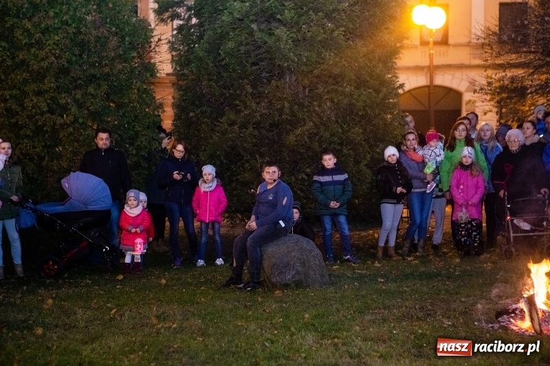 Zdjęcie w galerii na portalu naszraciborz.pl: W Krzanowicach od Mikołaszka ze świętym Marcinem na smaczne rogale wiadomości z regionu