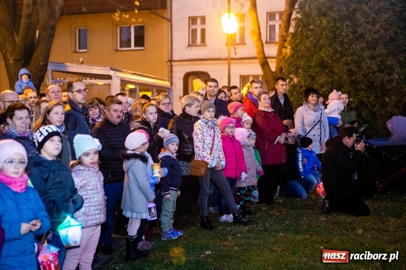 Zdjęcie w galerii na portalu naszraciborz.pl: W Krzanowicach od Mikołaszka ze świętym Marcinem na smaczne rogale wiadomości z regionu