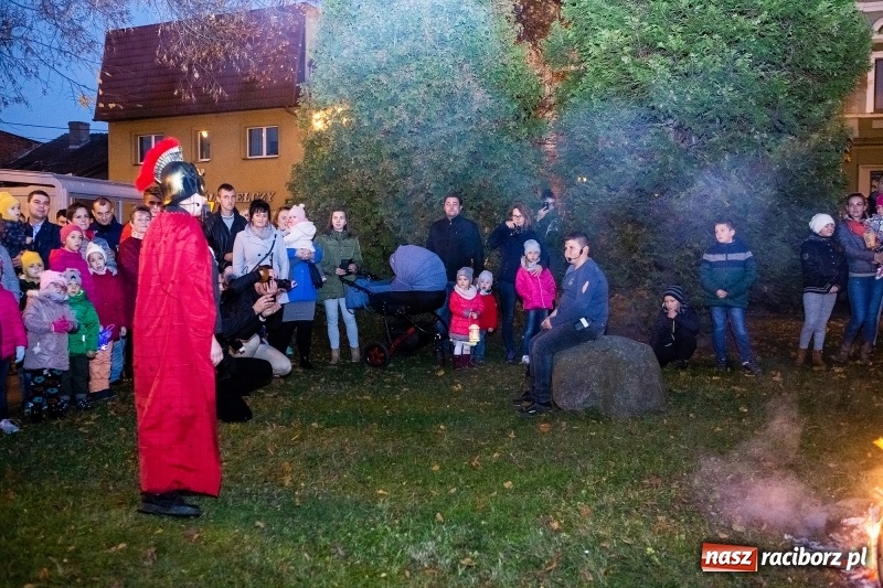 Zdjęcie w galerii na portalu naszraciborz.pl: W Krzanowicach od Mikołaszka ze świętym Marcinem na smaczne rogale wiadomości z regionu