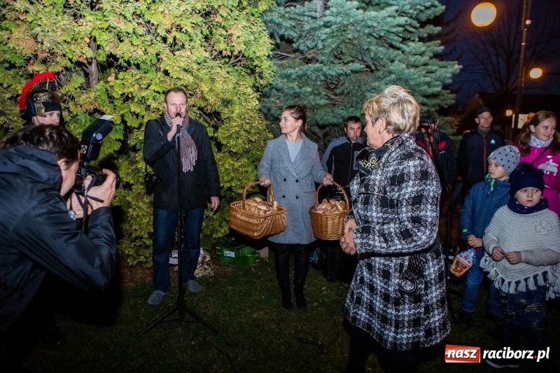 Zdjęcie w galerii na portalu naszraciborz.pl: W Krzanowicach od Mikołaszka ze świętym Marcinem na smaczne rogale wiadomości z regionu