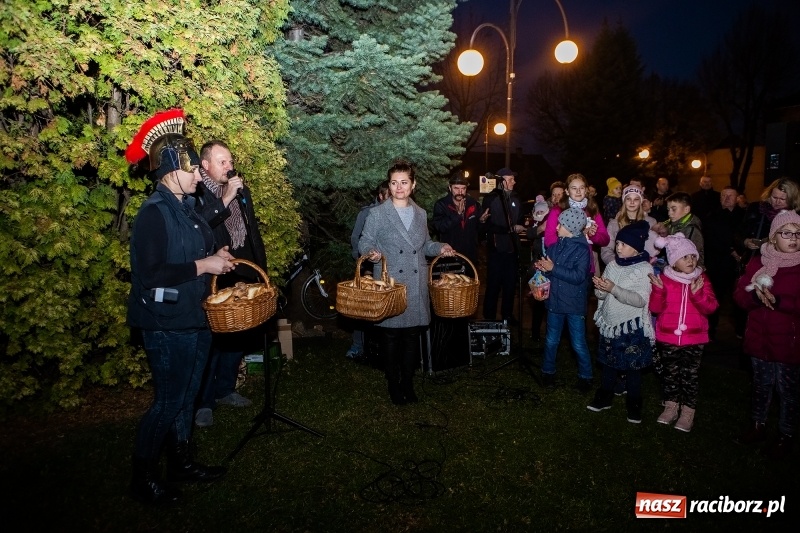 Zdjęcie w galerii na portalu naszraciborz.pl: W Krzanowicach od Mikołaszka ze świętym Marcinem na smaczne rogale wiadomości z regionu