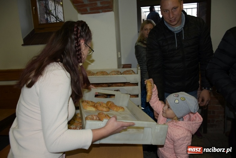 Zdjęcie w galerii na portalu naszraciborz.pl: Chorągiew Zaciężna Armati i święty Marcin w Bieńkowicach  wiadomości z regionu