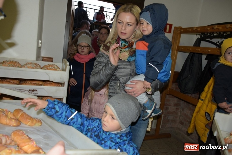 Zdjęcie w galerii na portalu naszraciborz.pl: Chorągiew Zaciężna Armati i święty Marcin w Bieńkowicach  wiadomości z regionu