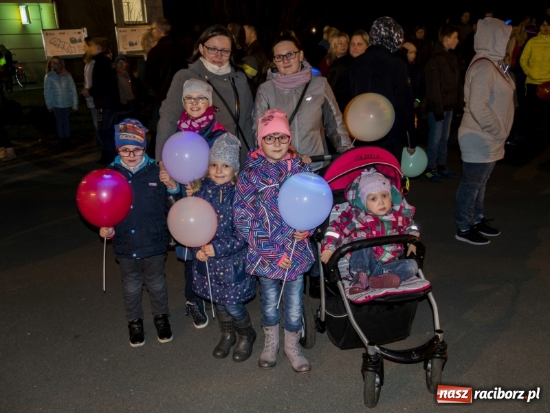 Zdjęcie w galerii na portalu naszraciborz.pl: Ponad dwa tysiące rogali na św. Marcina w Kuźni Raciborskiej!  wiadomości z regionu