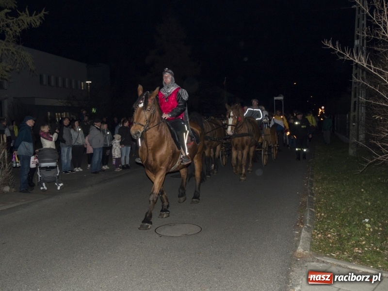 Zdjęcie w galerii na portalu naszraciborz.pl: Ponad dwa tysiące rogali na św. Marcina w Kuźni Raciborskiej!  wiadomości z regionu