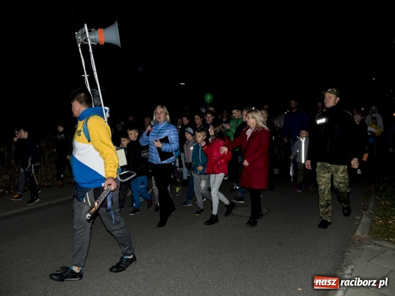 Zdjęcie w galerii na portalu naszraciborz.pl: Ponad dwa tysiące rogali na św. Marcina w Kuźni Raciborskiej!  wiadomości z regionu