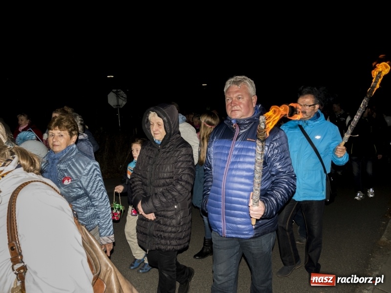 Zdjęcie w galerii na portalu naszraciborz.pl: Ponad dwa tysiące rogali na św. Marcina w Kuźni Raciborskiej!  wiadomości z regionu