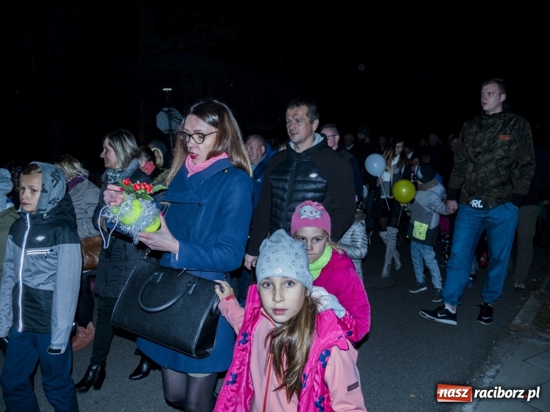 Zdjęcie w galerii na portalu naszraciborz.pl: Ponad dwa tysiące rogali na św. Marcina w Kuźni Raciborskiej!  wiadomości z regionu