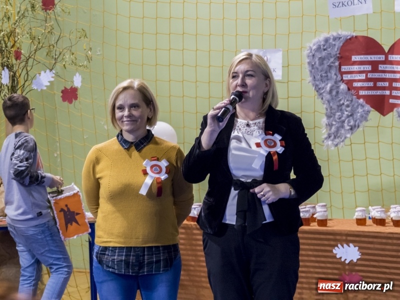 Zdjęcie w galerii na portalu naszraciborz.pl: Ponad dwa tysiące rogali na św. Marcina w Kuźni Raciborskiej!  wiadomości z regionu