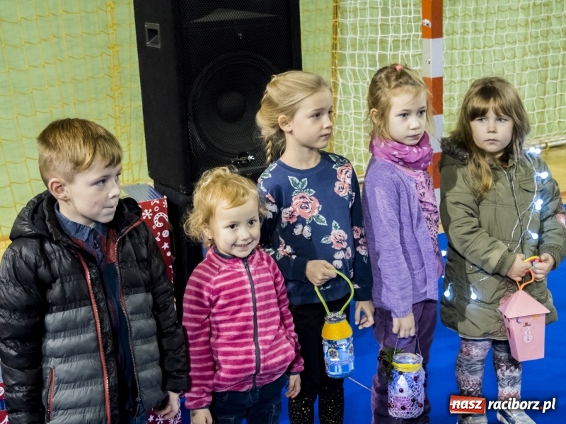 Zdjęcie w galerii na portalu naszraciborz.pl: Ponad dwa tysiące rogali na św. Marcina w Kuźni Raciborskiej!  wiadomości z regionu