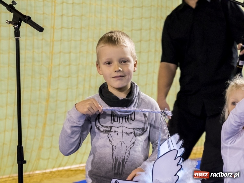 Zdjęcie w galerii na portalu naszraciborz.pl: Ponad dwa tysiące rogali na św. Marcina w Kuźni Raciborskiej!  wiadomości z regionu