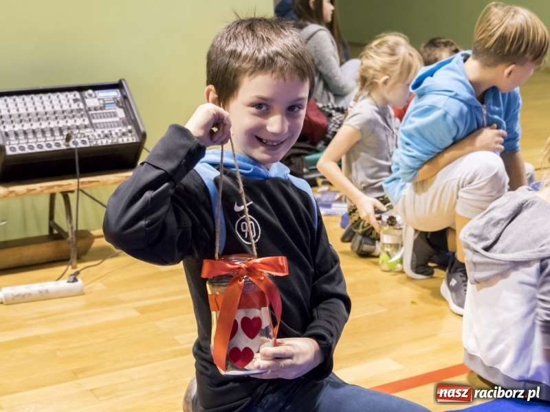 Zdjęcie w galerii na portalu naszraciborz.pl: Ponad dwa tysiące rogali na św. Marcina w Kuźni Raciborskiej!  wiadomości z regionu