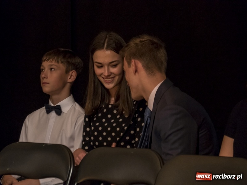 Zdjęcie w galerii na portalu naszraciborz.pl: W Nędzy 11 listopada uczcili sztuką!  wiadomości z regionu