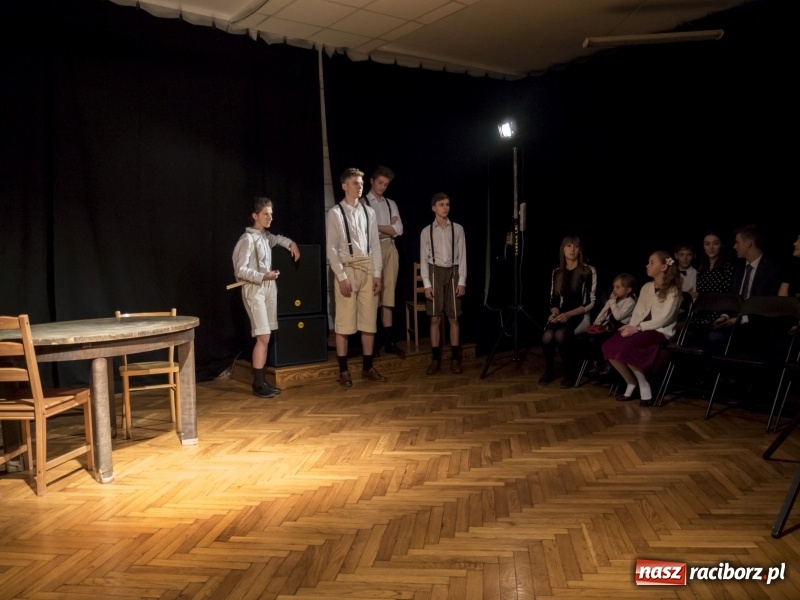 Zdjęcie w galerii na portalu naszraciborz.pl: W Nędzy 11 listopada uczcili sztuką!  wiadomości z regionu