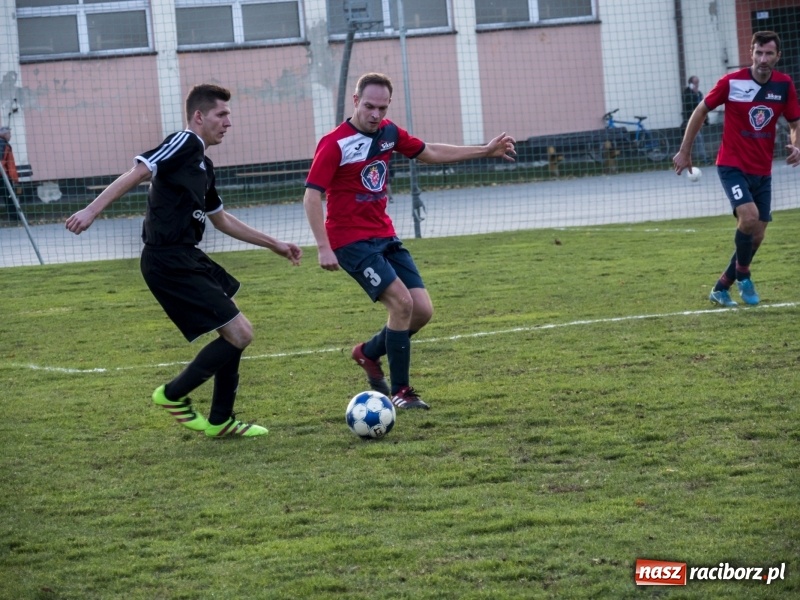 Zdjęcie w galerii na portalu naszraciborz.pl: Markowice kontra Bełsznica. Wszystko rozegrało się w drugiej połowie wiadomości z regionu