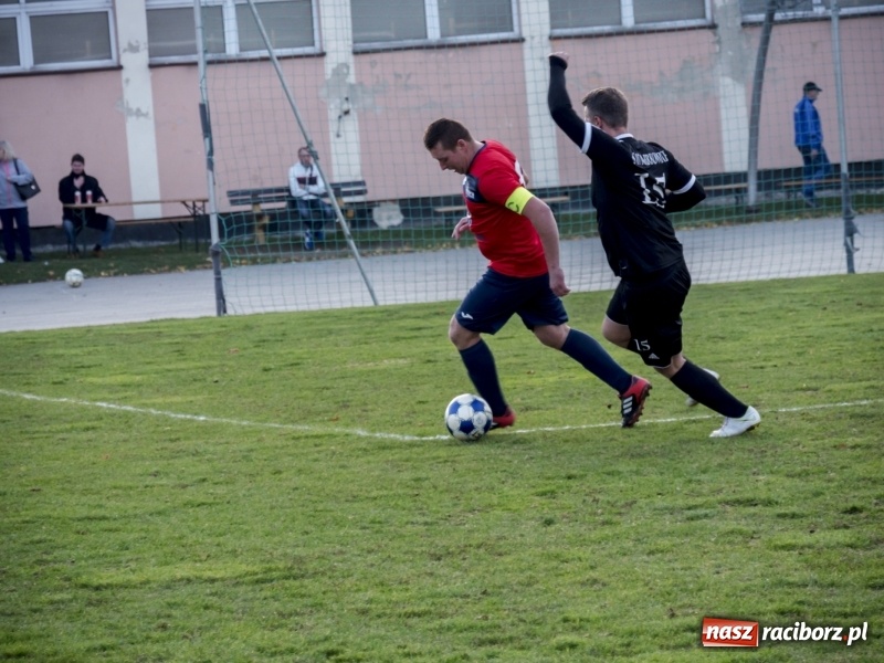 Zdjęcie w galerii na portalu naszraciborz.pl: Markowice kontra Bełsznica. Wszystko rozegrało się w drugiej połowie wiadomości z regionu