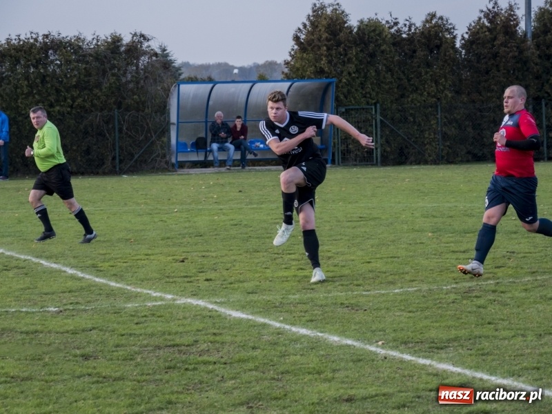 Zdjęcie w galerii na portalu naszraciborz.pl: Markowice kontra Bełsznica. Wszystko rozegrało się w drugiej połowie wiadomości z regionu