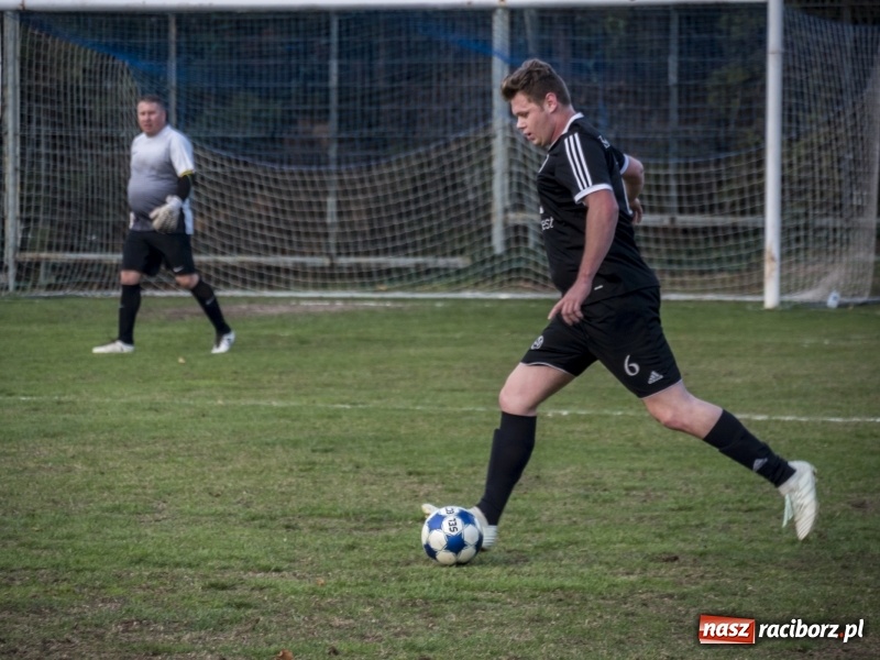 Zdjęcie w galerii na portalu naszraciborz.pl: Markowice kontra Bełsznica. Wszystko rozegrało się w drugiej połowie wiadomości z regionu